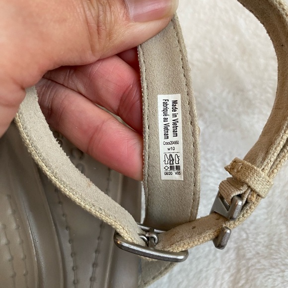 Crocs Sandals Womens 10 Beige Leigh Il Cross Ankle Strap Wedge - Picture 6 of 9